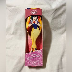 New Disney princess Snow White wet brush